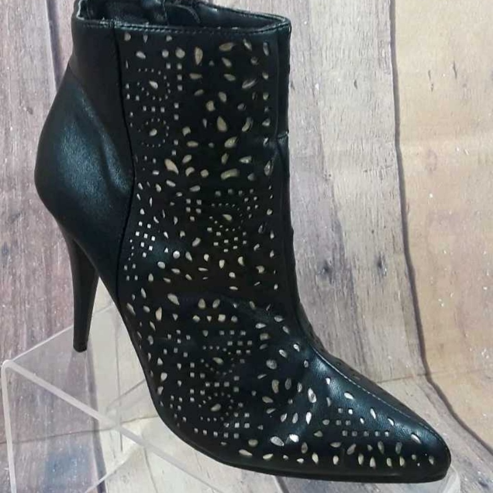 Cushion Walk By Avon Black Zip Ankle Boots Size 9
